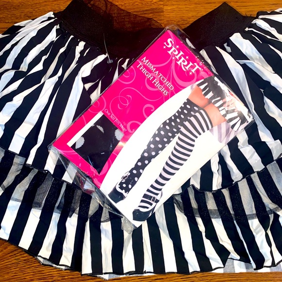 Gothic Frilly Skirt Large 14/16 and mismatched thigh 14+ - Picture 1 of 7